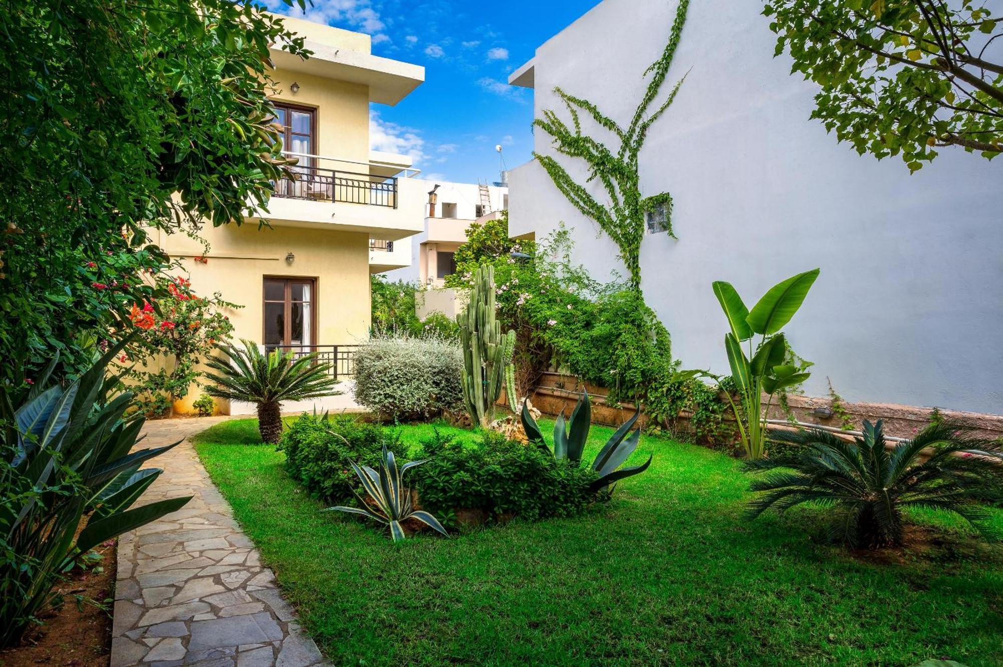 Malia Mare Hotel Exterior foto
