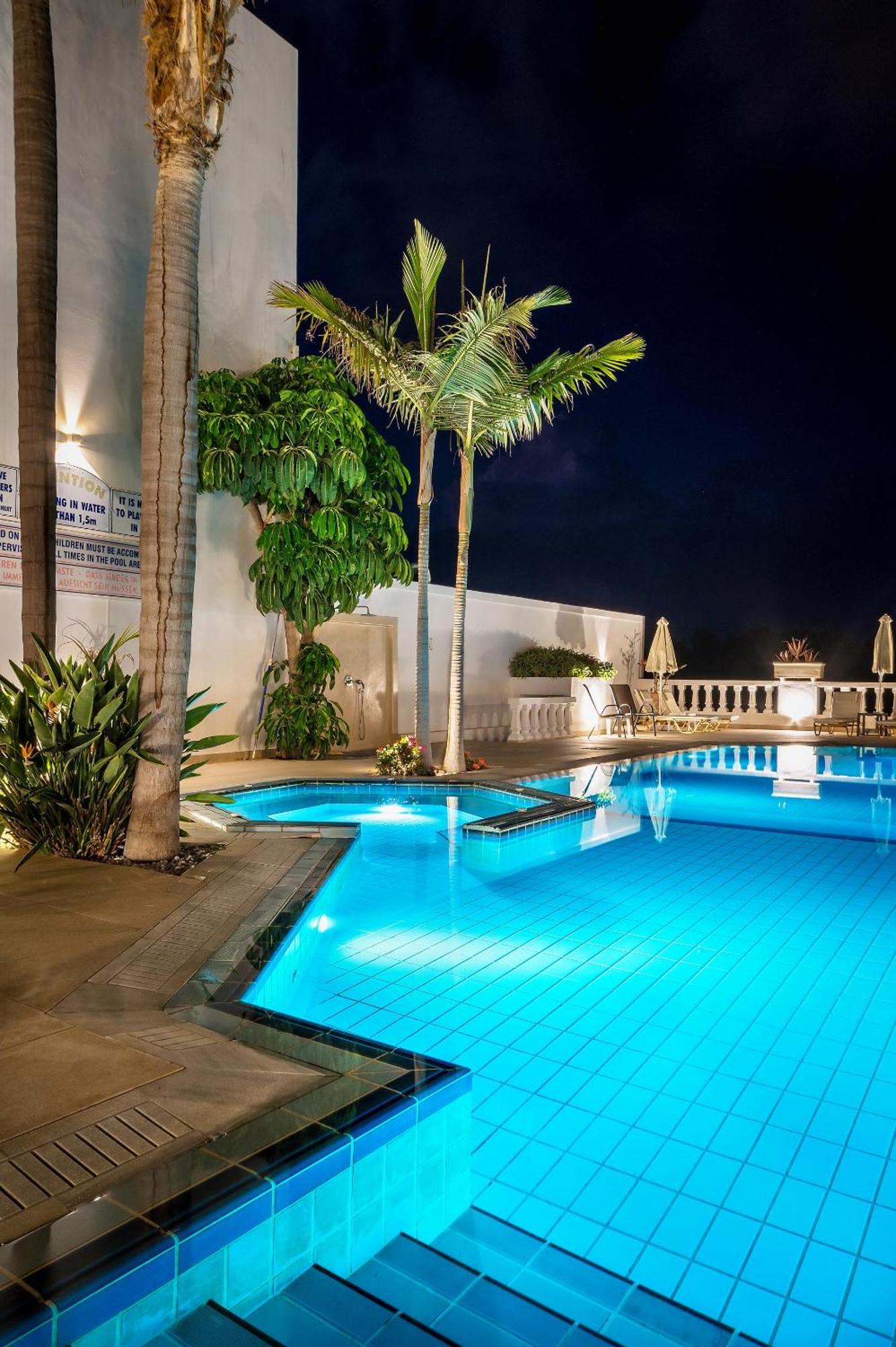 Malia Mare Hotel Exterior foto