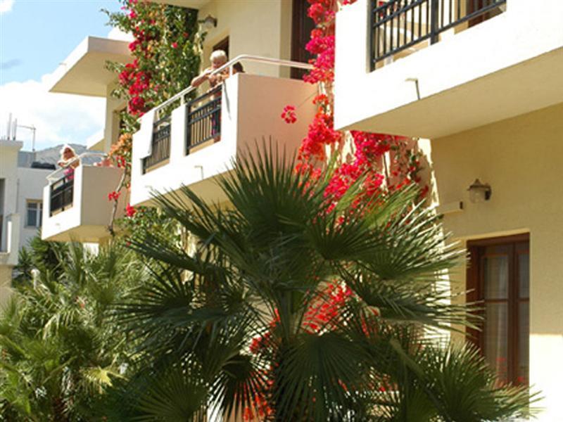 Malia Mare Hotel Exterior foto